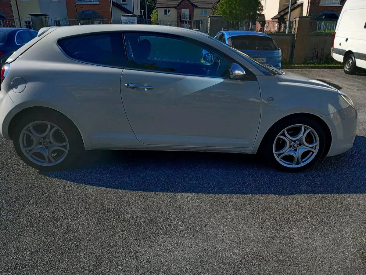 Car - Image 3