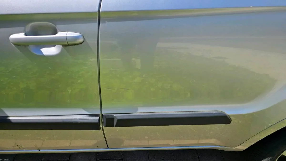 Car - Image 4