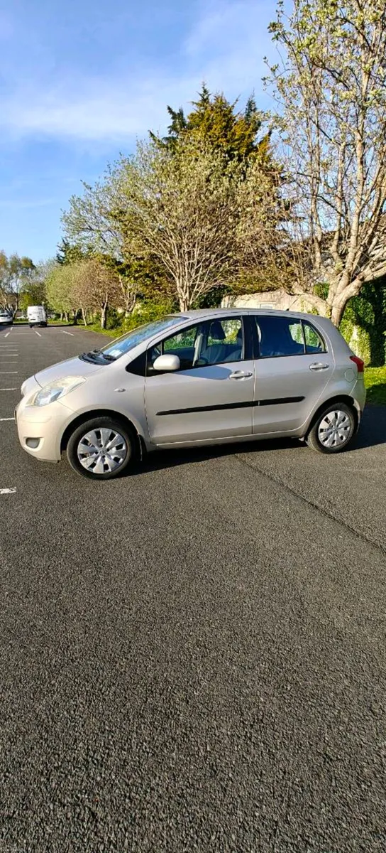 Toyota Yaris 2010 5 door Luna - Image 3