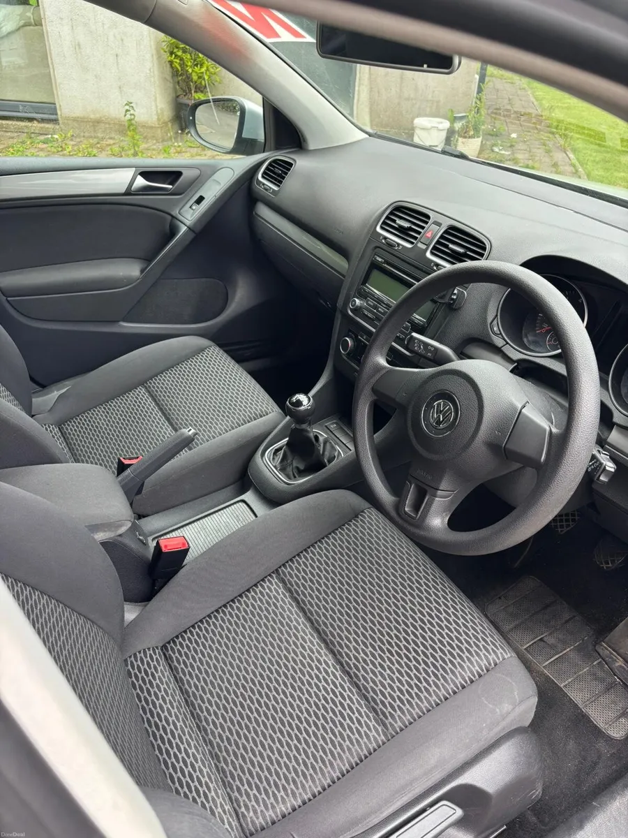 Volkswagen Golf - Image 4