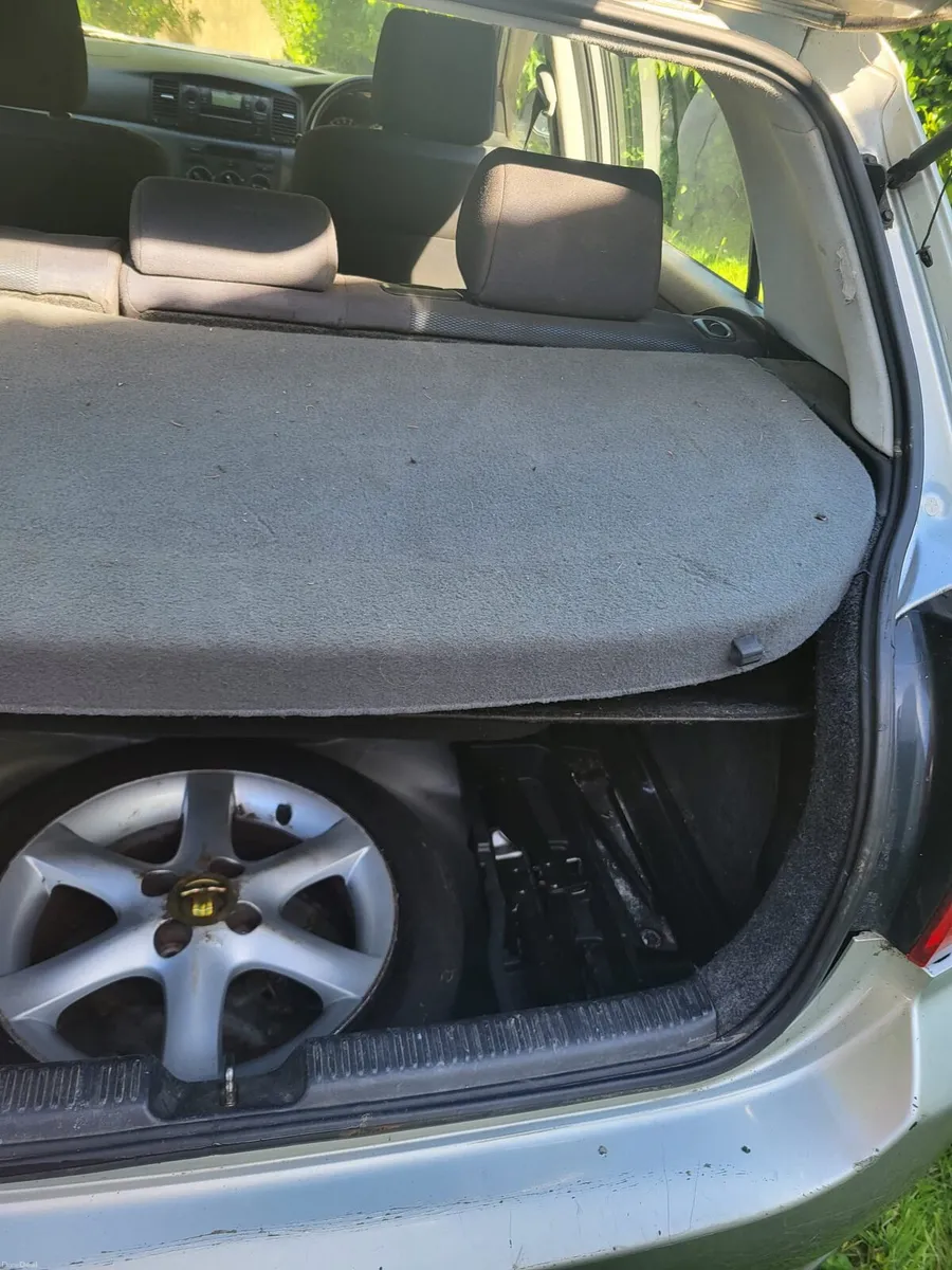 Toyota Corrolla Hatchback - Image 4