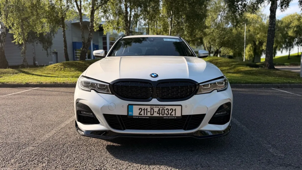 BMW 330e M sport G21 - Image 1