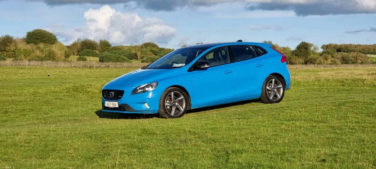 Volvo v40 R-design - Image 1