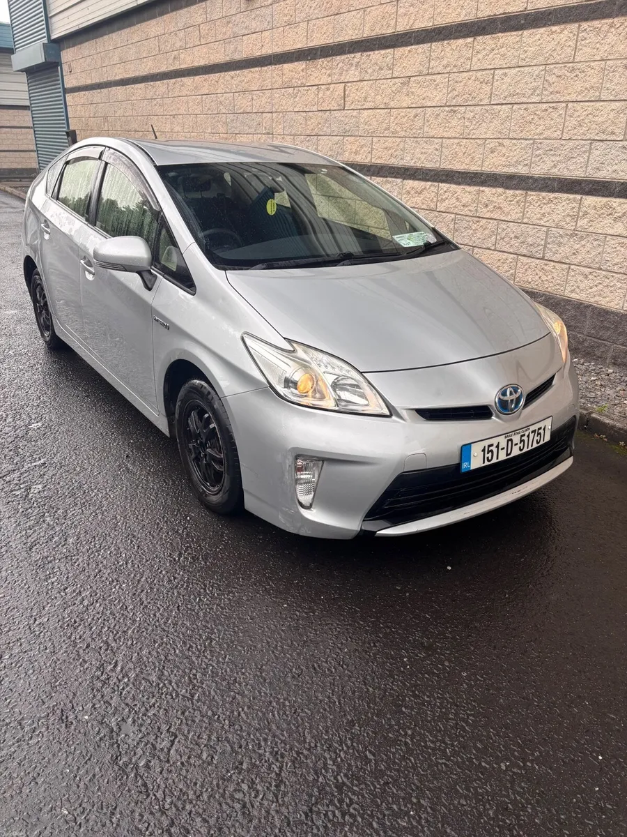 Toyota Prius 2015 - Image 1