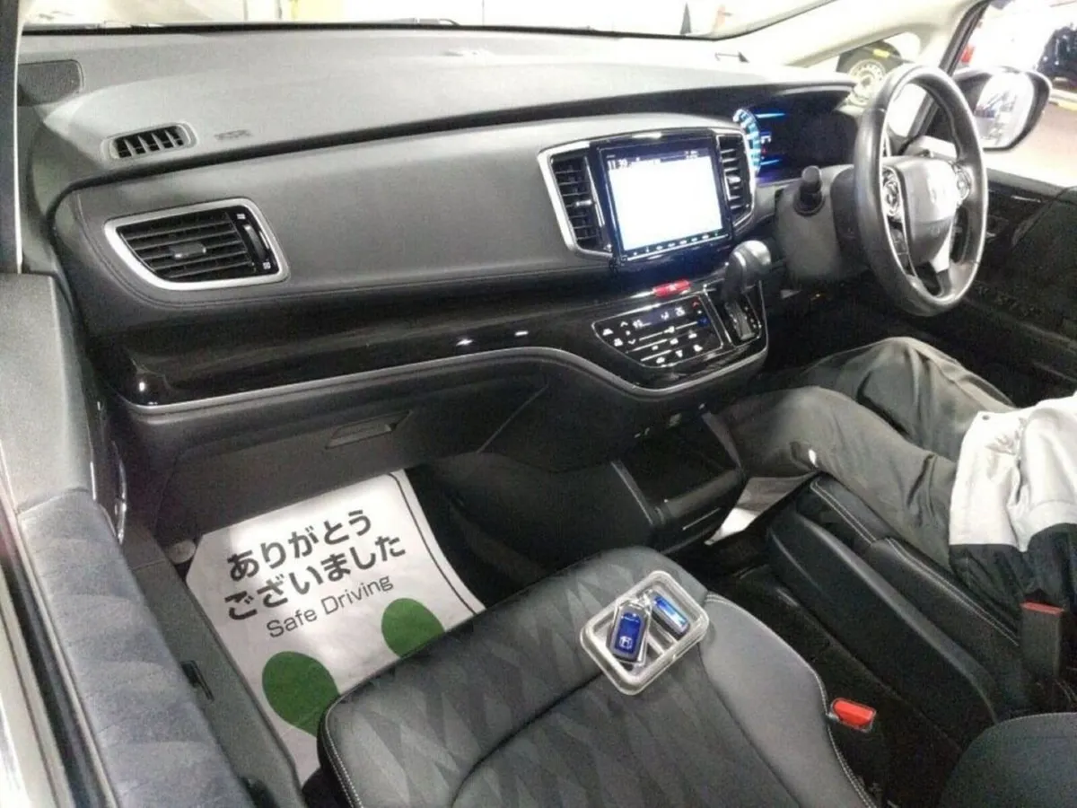 Honda Odyssey 2.0 AUTOMATIC MPV 7 SEATER - FACTORY - Image 3