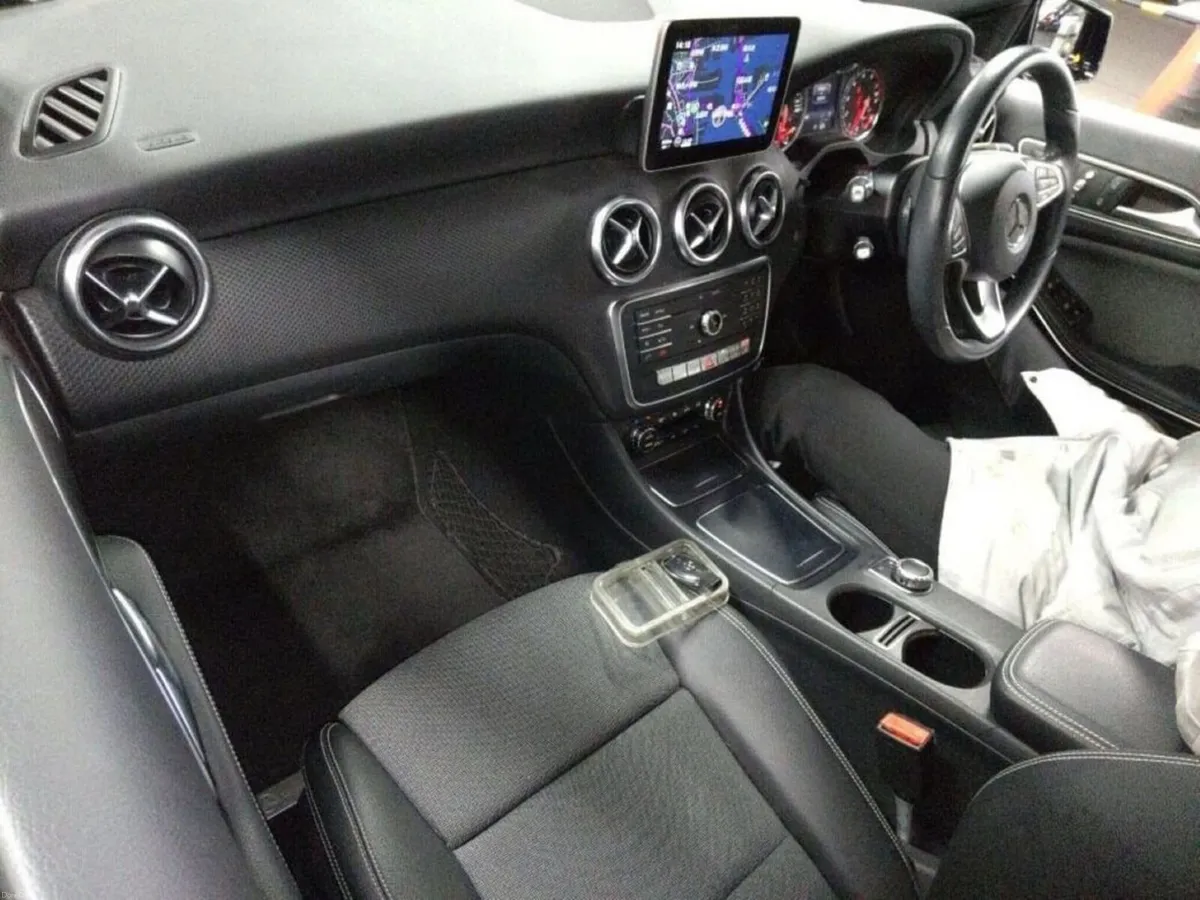 Mercedes-Benz A-Class 1.6 AUTOMATIC - STYLE EDITIO - Image 3