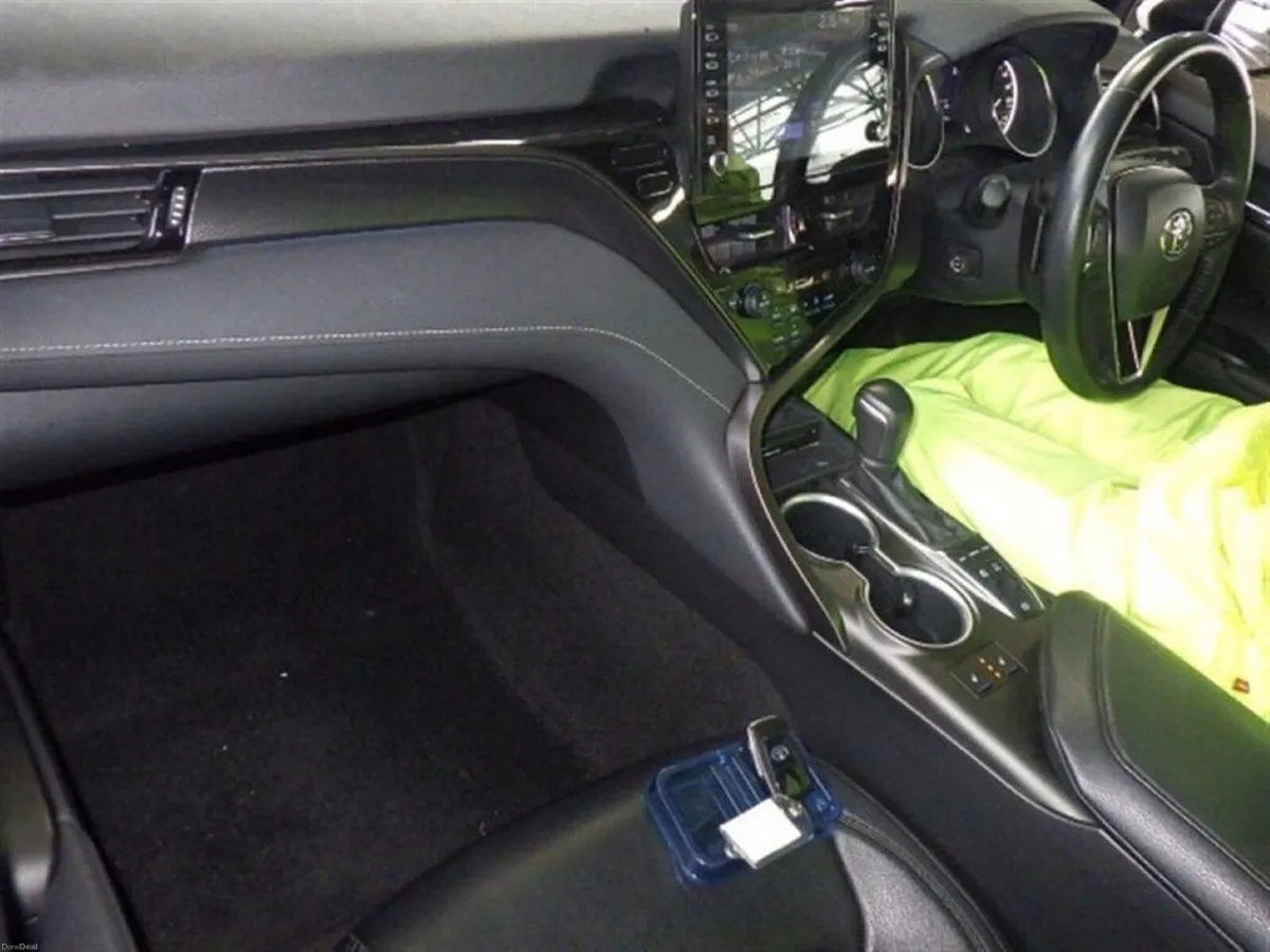 Toyota Camry 2.5 HYBRID AUTOMATIC - WS EDITION - G - Image 3