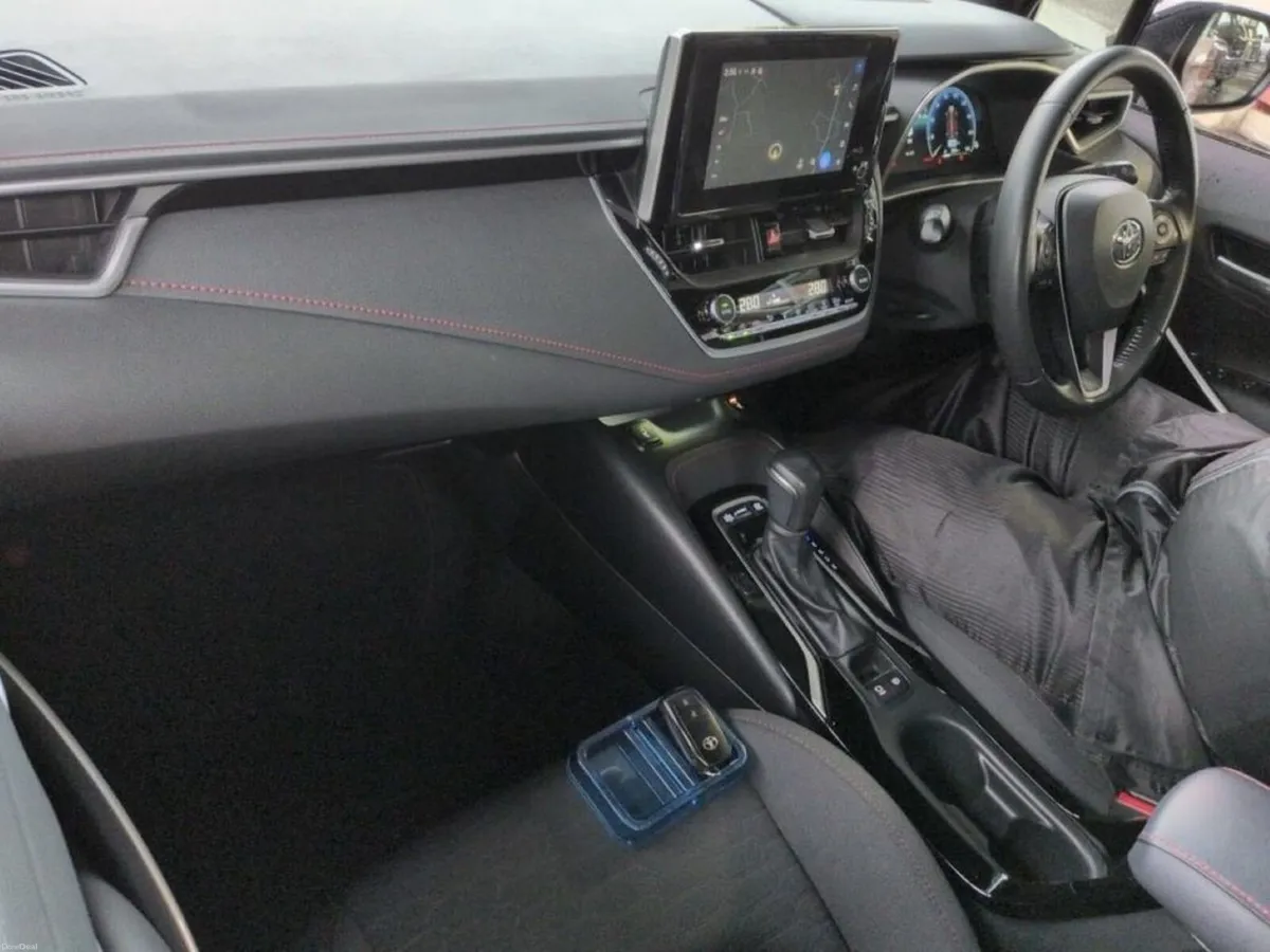 Toyota Corolla 1.8 HYBRID AUTOMATIC GZ EDITION (TO - Image 3