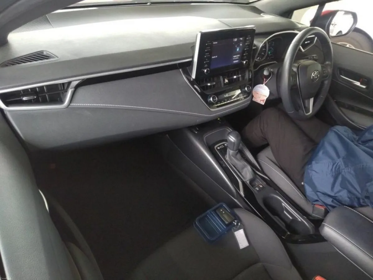 Toyota Corolla 1.8 HYBRID AUTOMATIC - G EDITION - - Image 3