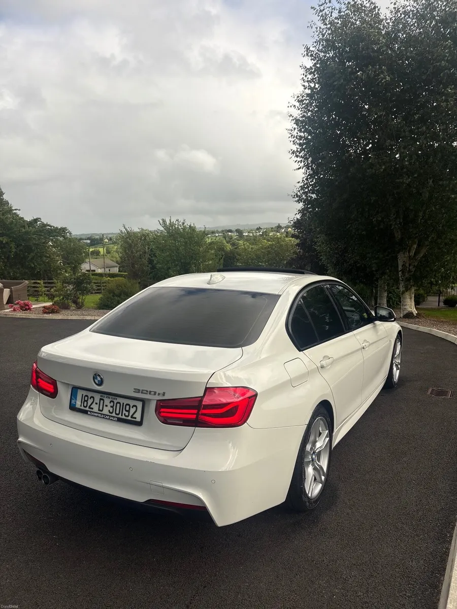 BMW 3-Series 2018 sunroof - Image 2