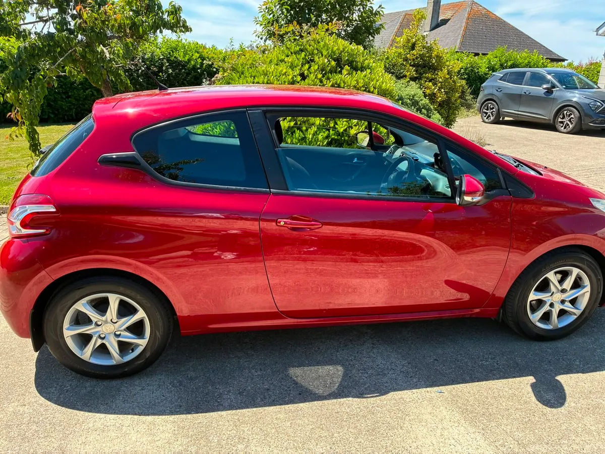 Car - Image 2