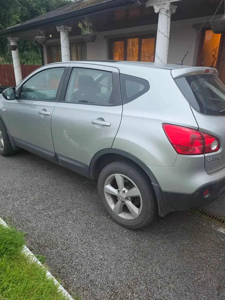 Nisan Qashqai and peuegot 3008 - Image 4