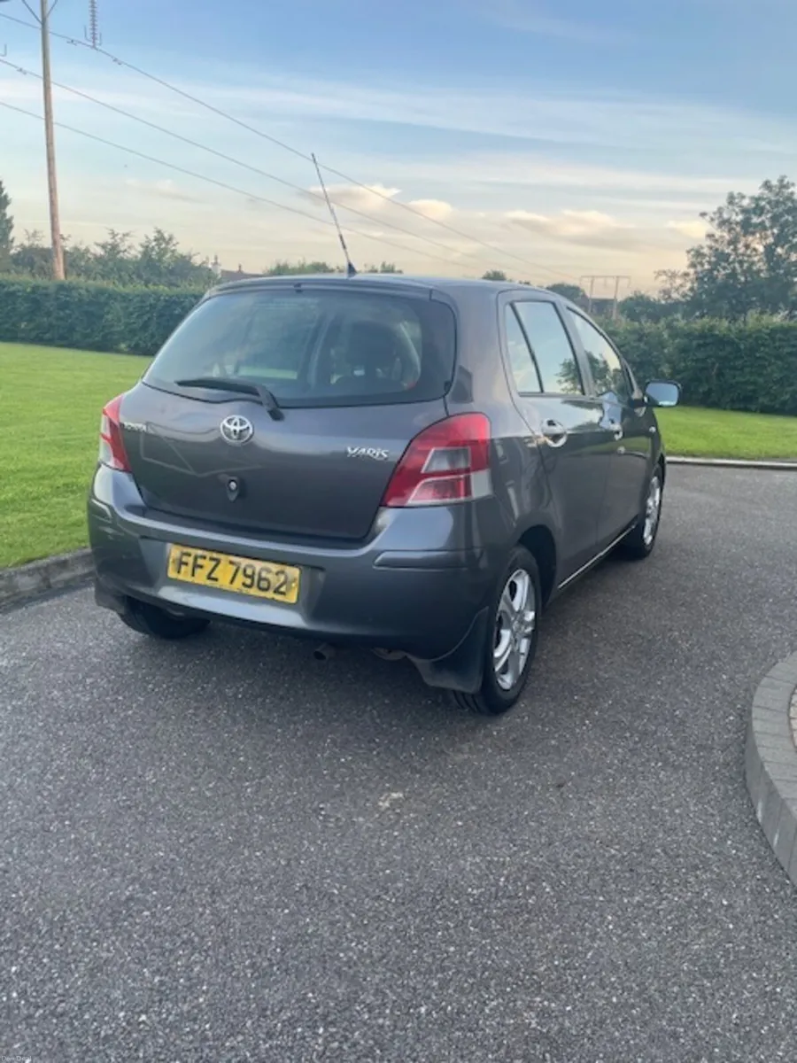 Toyota Yaris 2010 - Image 3