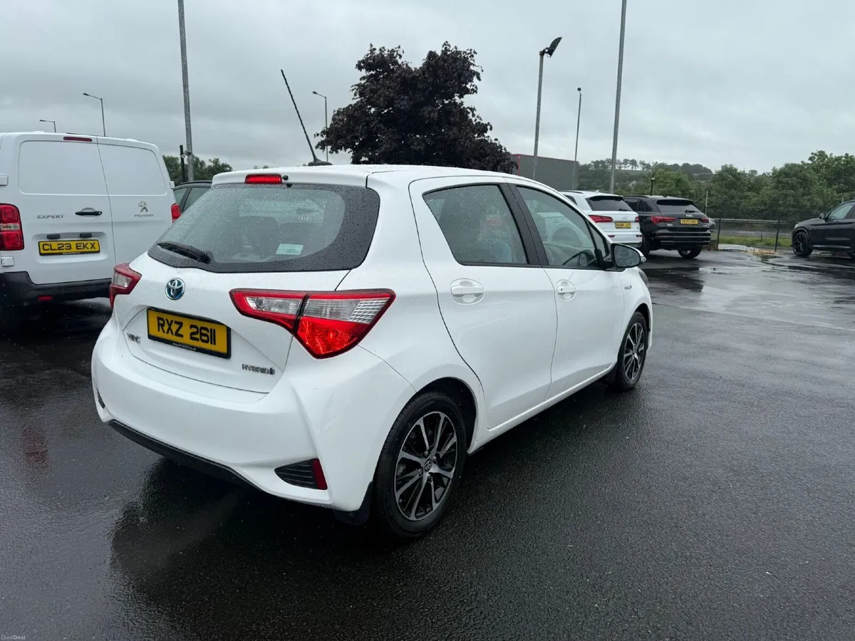 Toyota Yaris 2018 - Image 3