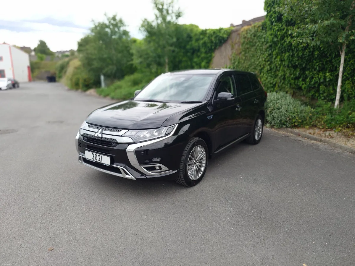 Mitsubishi Outlander Plug-in Hybrid - Image 3