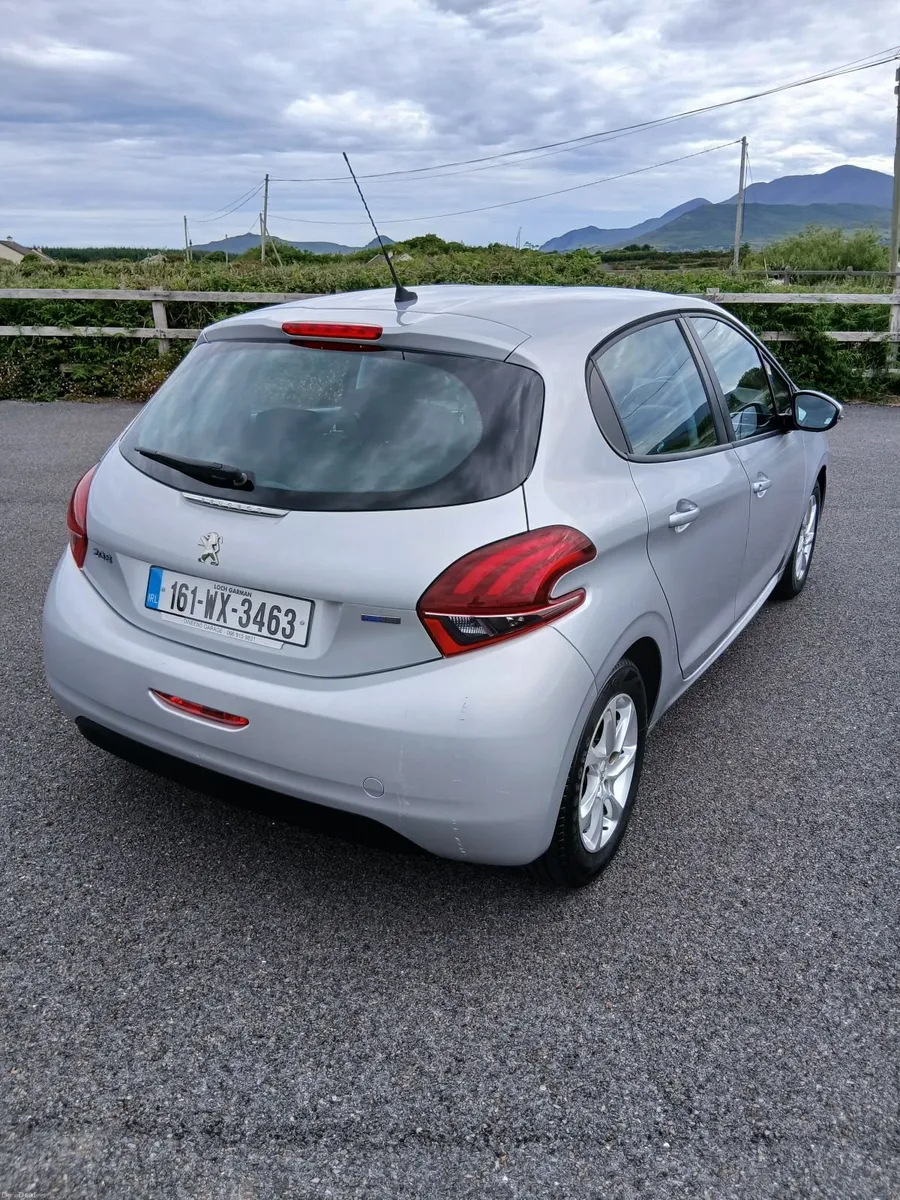 Peugeot 208 2016 - Image 2