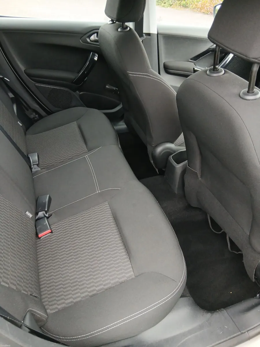 Peugeot 208 2016 - Image 6