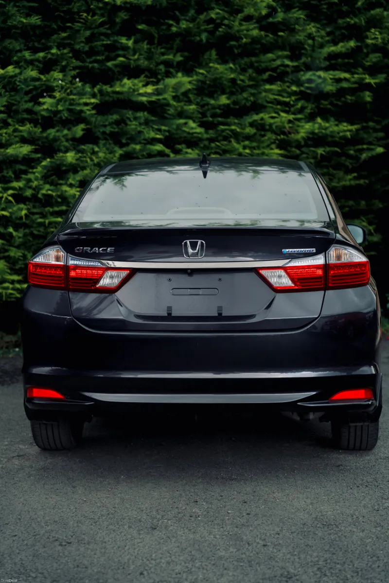 Honda Grace Hybrid 1.5 2017 - Image 4
