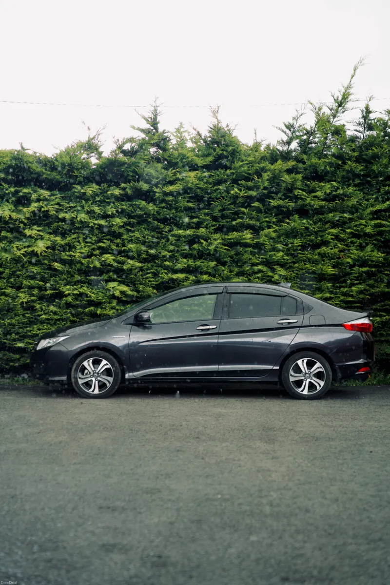 Honda Grace Hybrid 1.5 2017 - Image 2