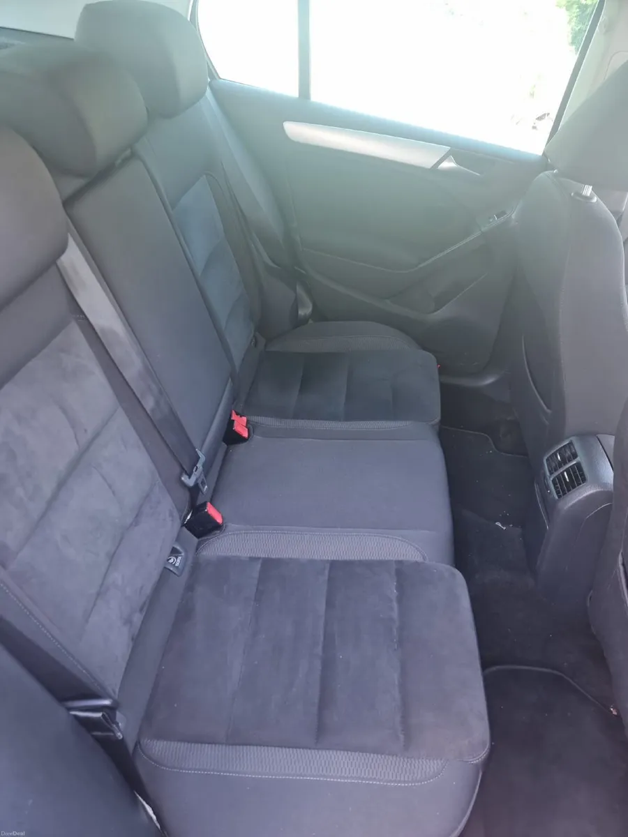 Volkswagen Golf 2009 - Image 2