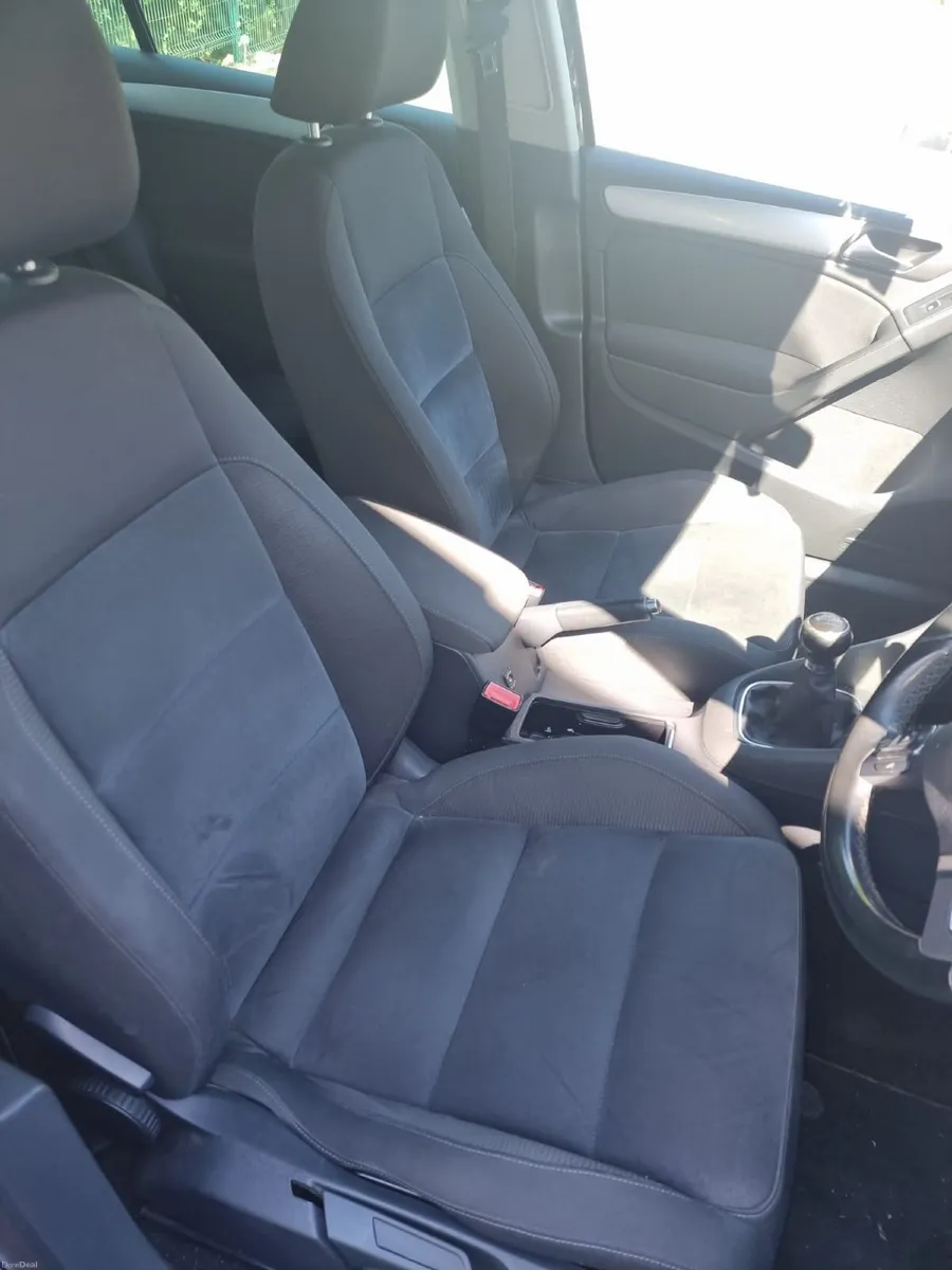 Volkswagen Golf 2009 - Image 4