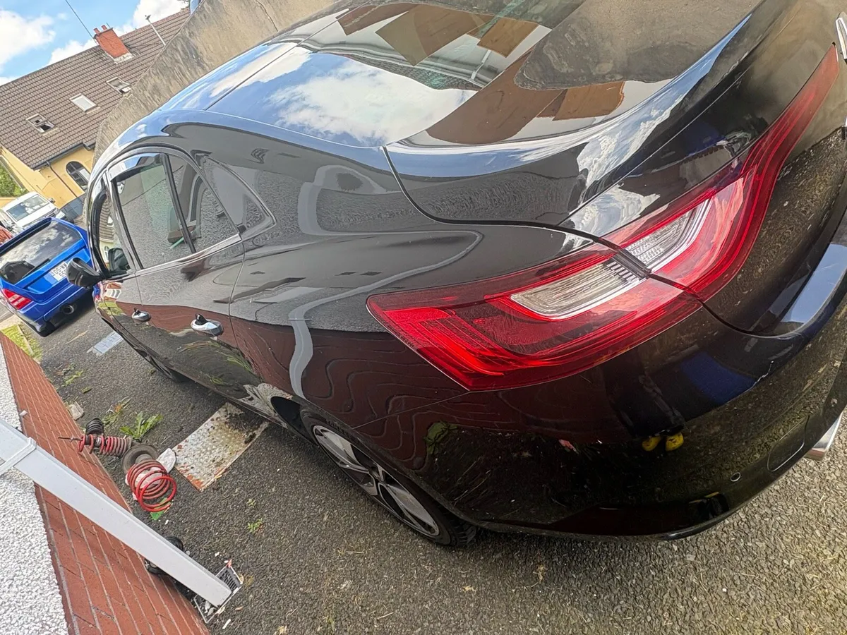 171 Renault Megane **TAX AND TEST** - Image 3