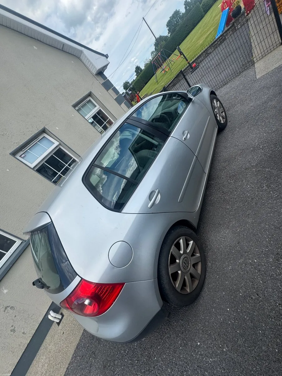 Volkswagen Golf 2005 - Image 2
