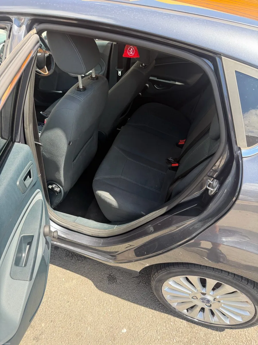 Ford fiesta 1.4 petrol (97 bhp) - Image 6