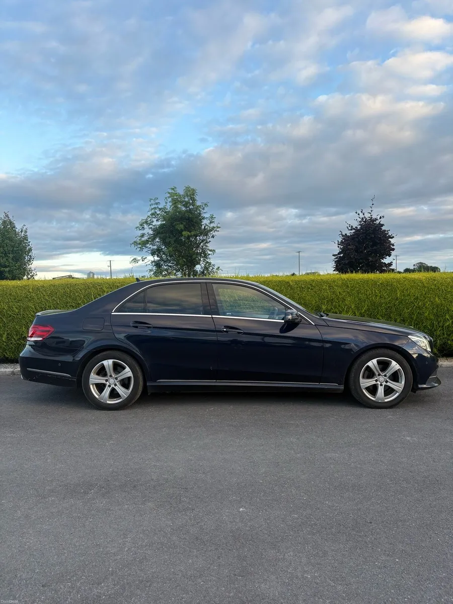 Mercedes E220d - Image 3