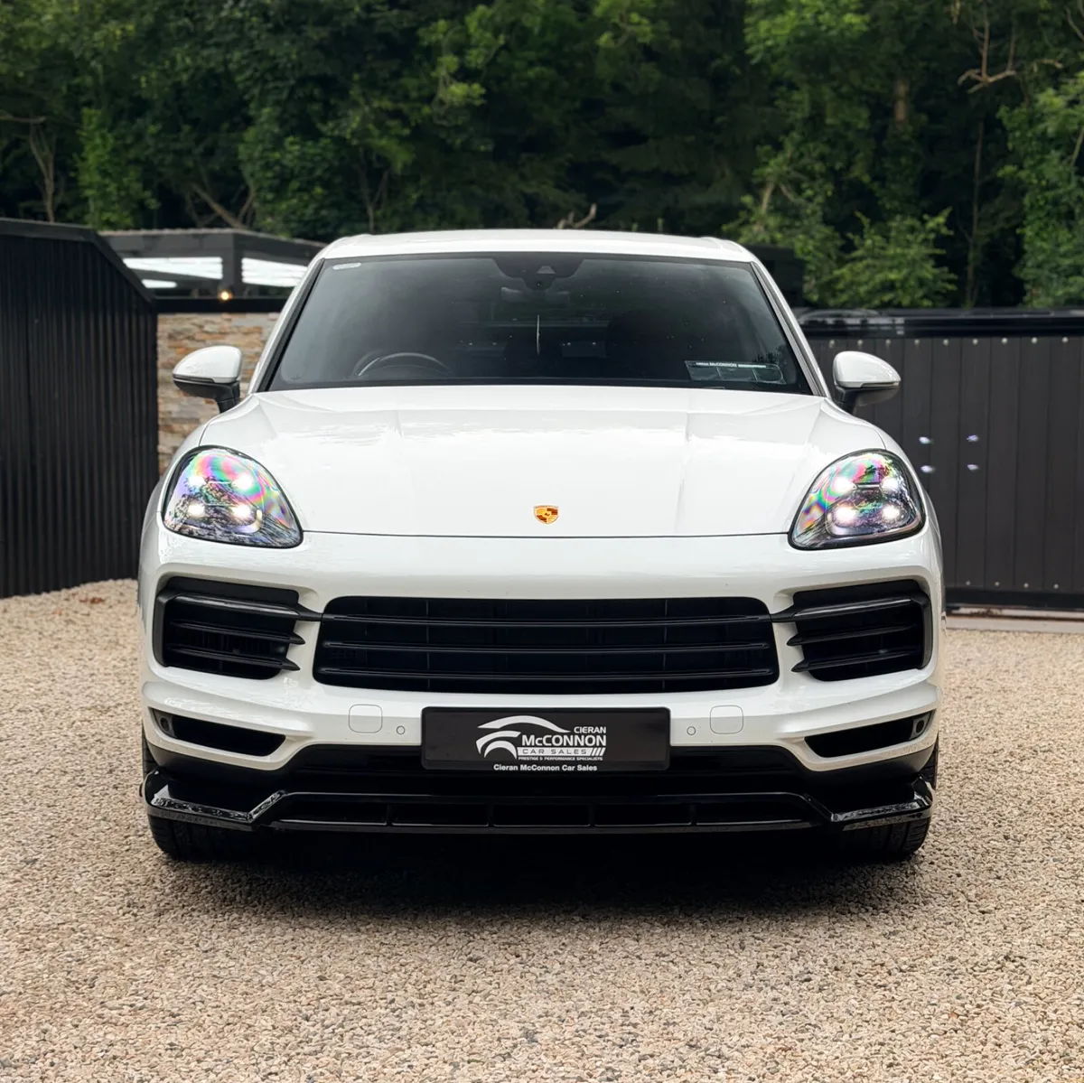 2022 (221) Porsche Cayenne V6 E-Hybrid *FULL PSH* - Image 2