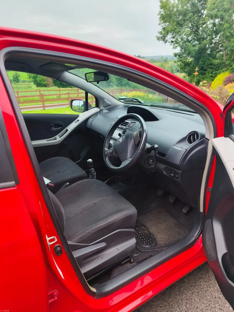 Toyota Yaris 2011 Good Condition - Image 5
