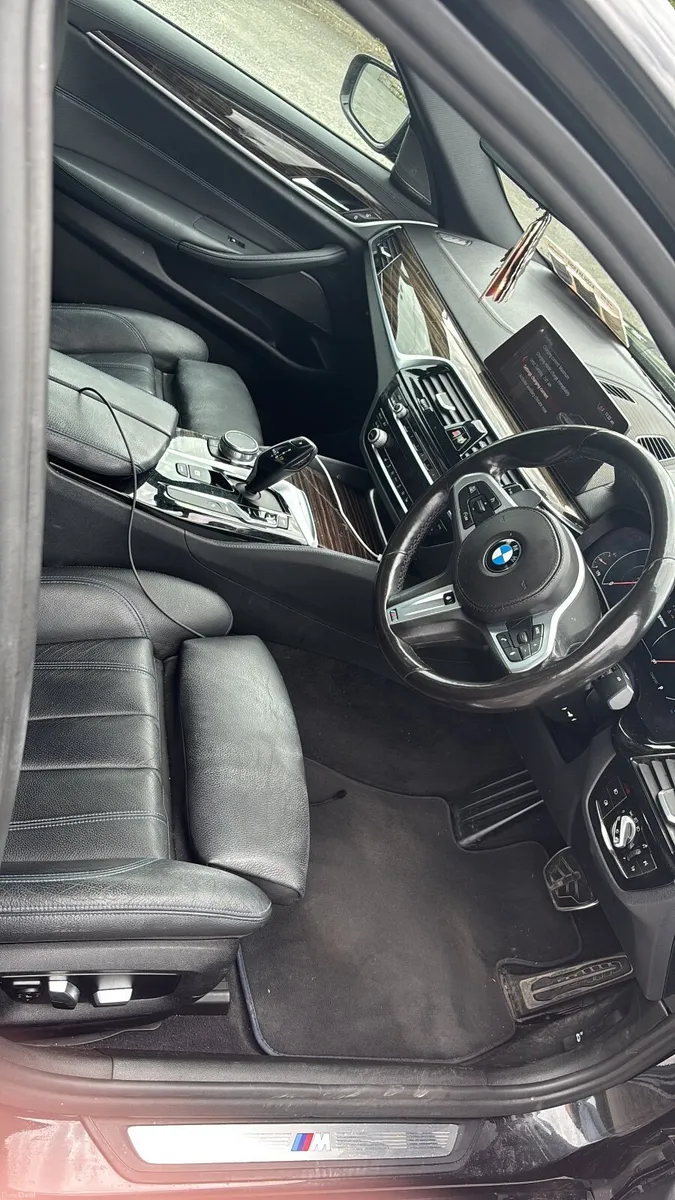 BMW 5-Series 2019 - Image 1