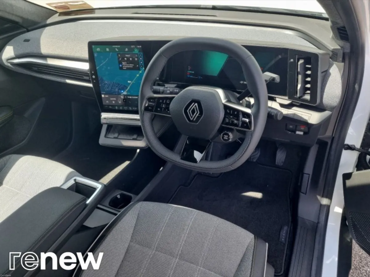 Renault Scenic E-Tech 87kWh 220hp techno - Image 6