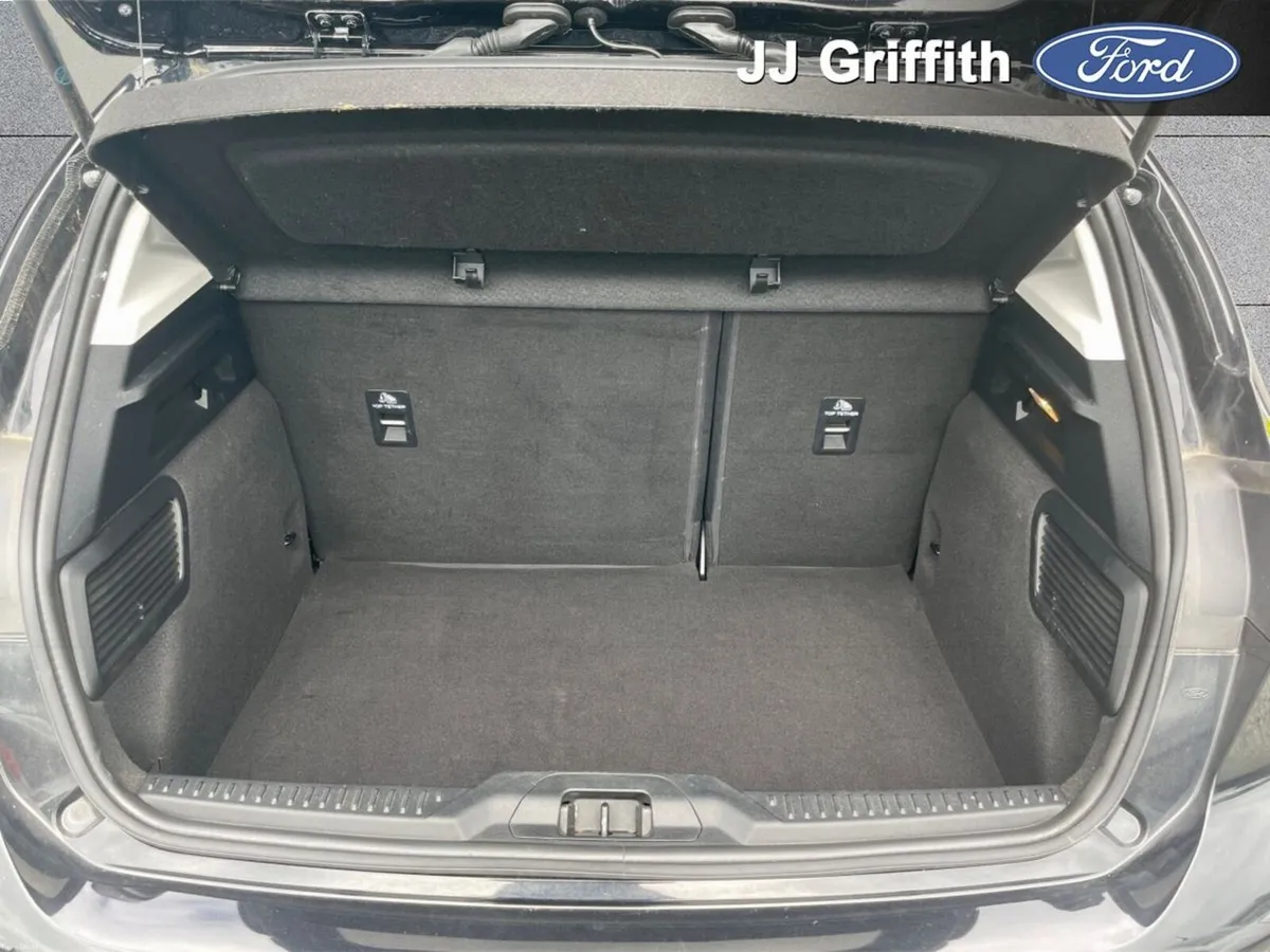 Ford Focus 1.5 TDCi 120PS Zetec - Image 3