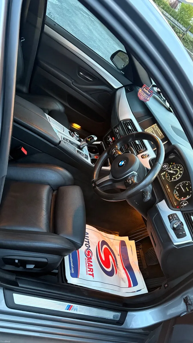 BMW 5-Series 2016 - Image 2