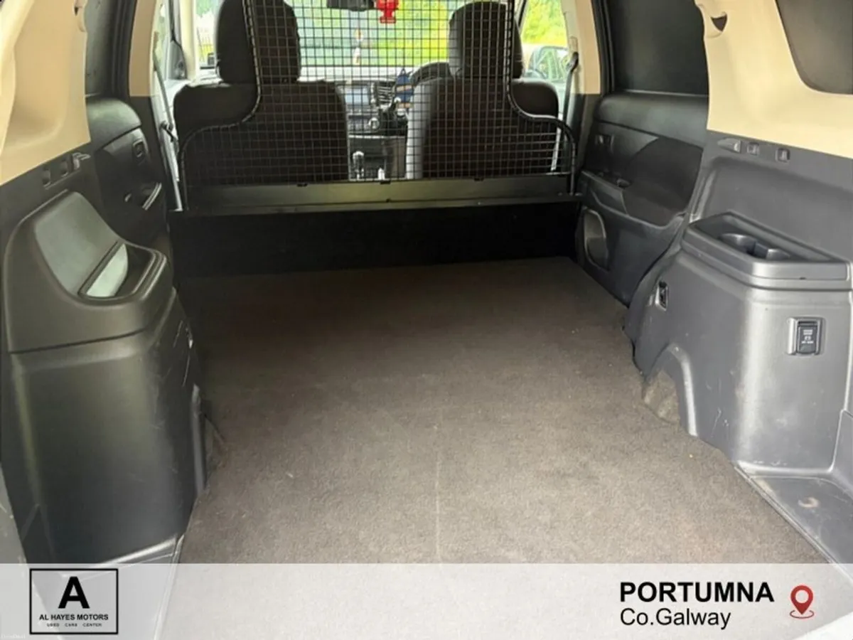 Mitsubishi Outlander 2-seater COMMERCIAL 2.2 DI-D - Image 2