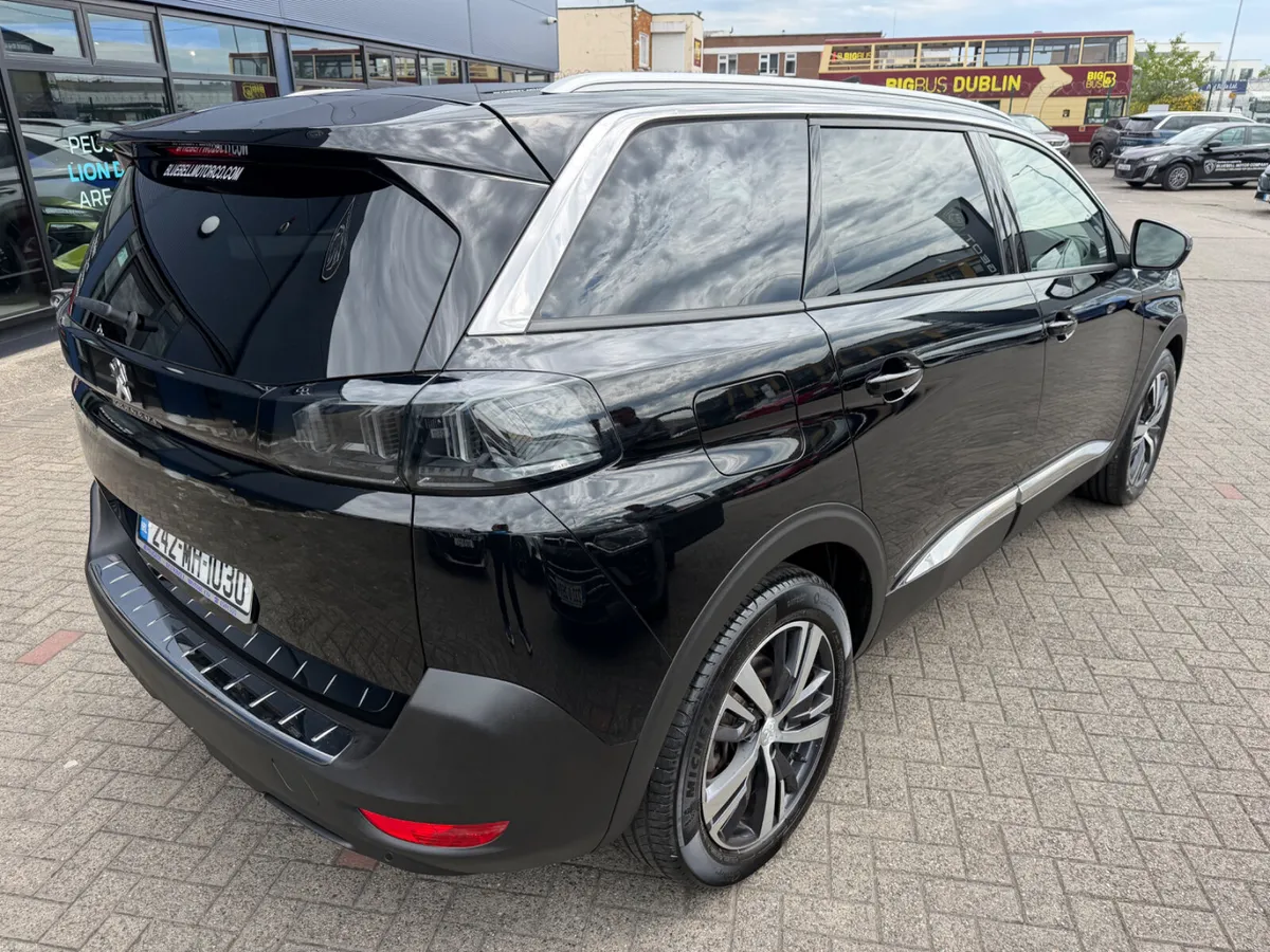 2024 Peugeot 5008 Allure Hybrid - Image 4