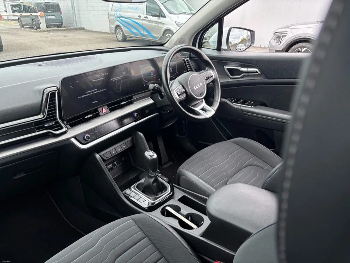 Kia Sportage MANUAL 5DR - Image 4