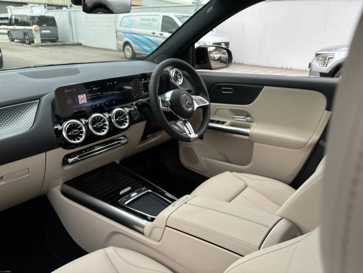 Mercedes-Benz GLA 180 D PROGRESSIVE PLUS 5 - Image 4