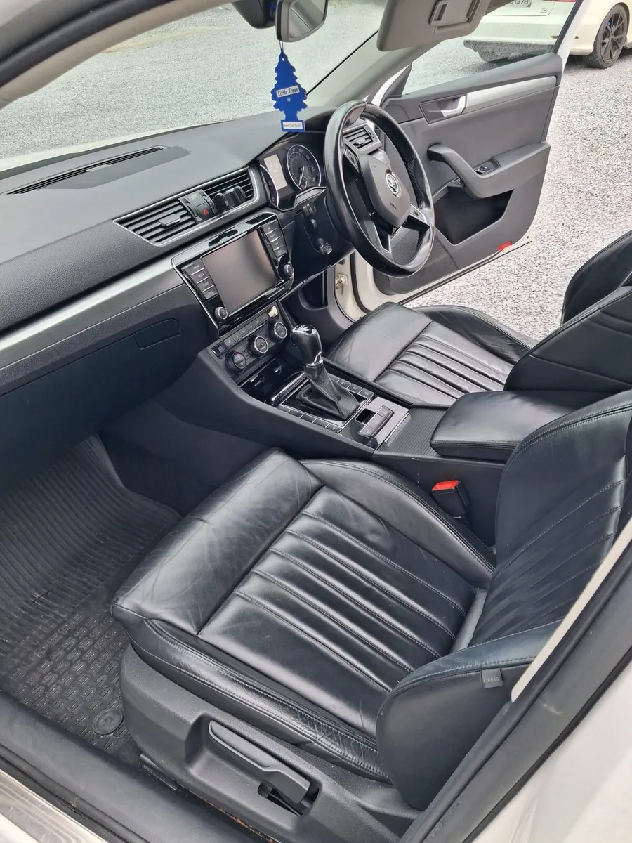 Skoda superb - Image 4