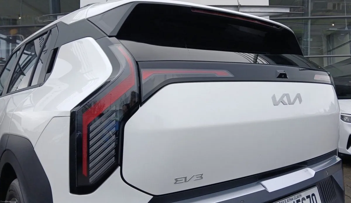 Kia EV3 EV3 Earth 3 - Long Range **AUTOMATIC, REAR - Image 4