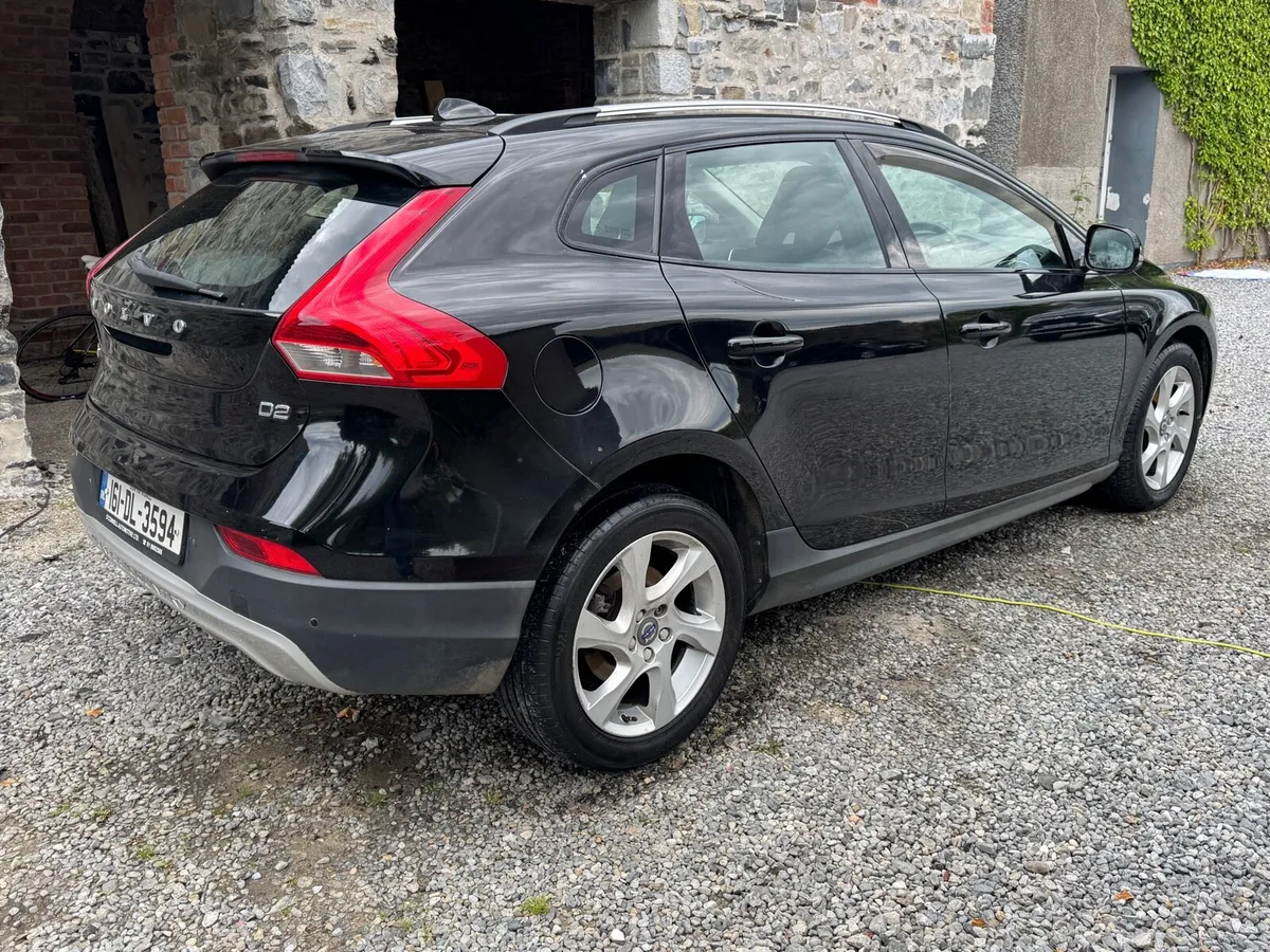 2016 Volvo V40 2.0 Cross Country - Image 3