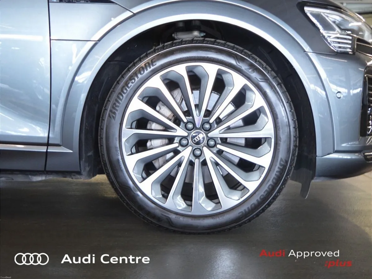 Audi Q8 55 Etron QuattrO 300kw S Line - Image 6