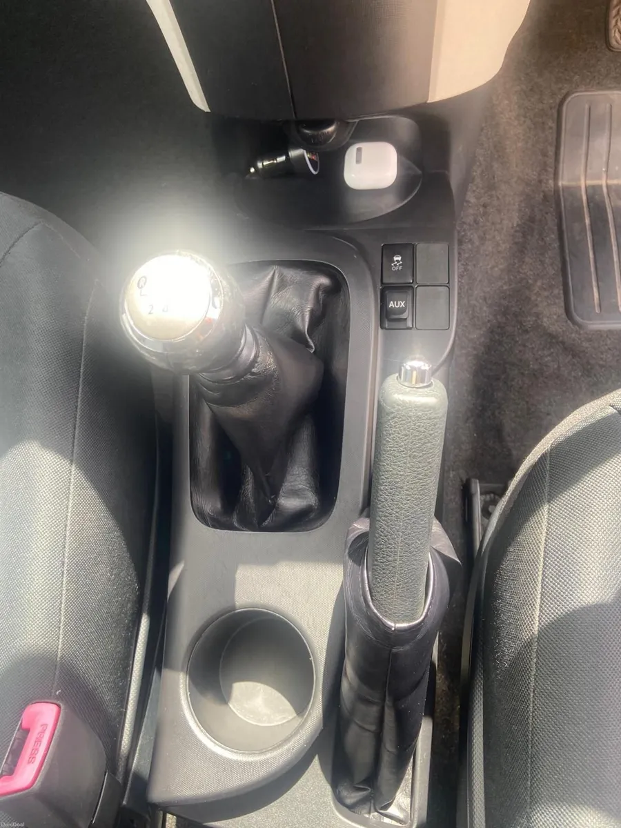 Toyota iQ 2013 - Image 5