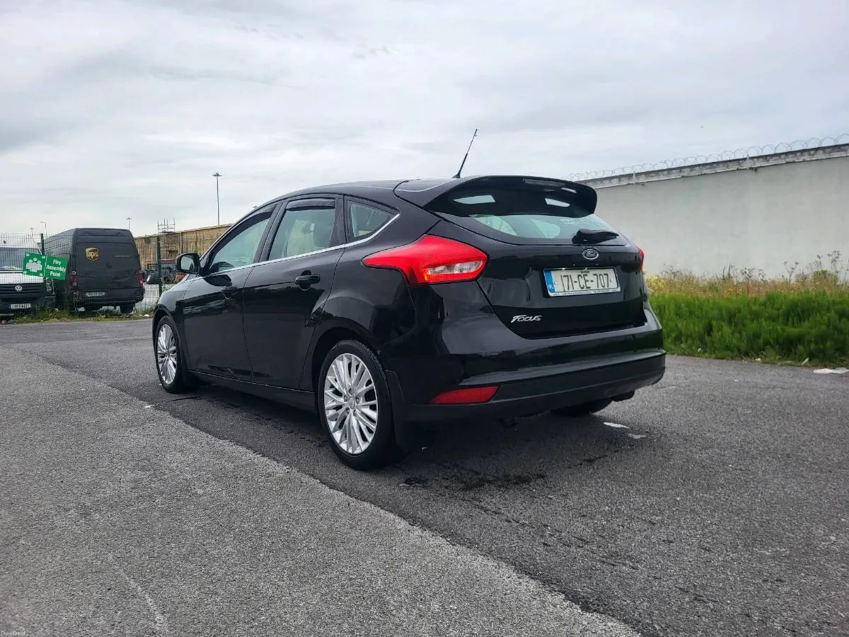 2017 Ford Focus.Trade in accepted - Image 4