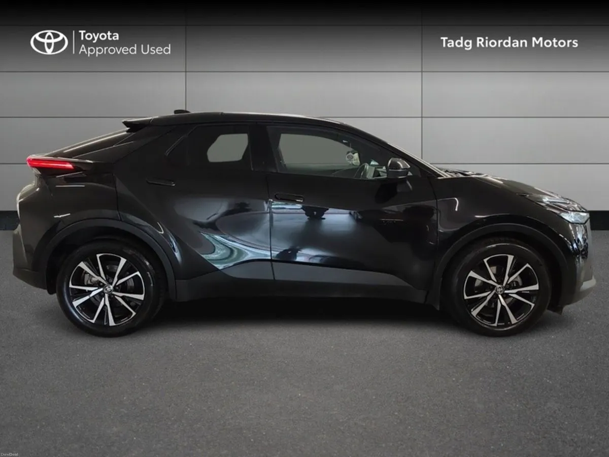 Toyota C-HR HYBRID SPORT - Image 3