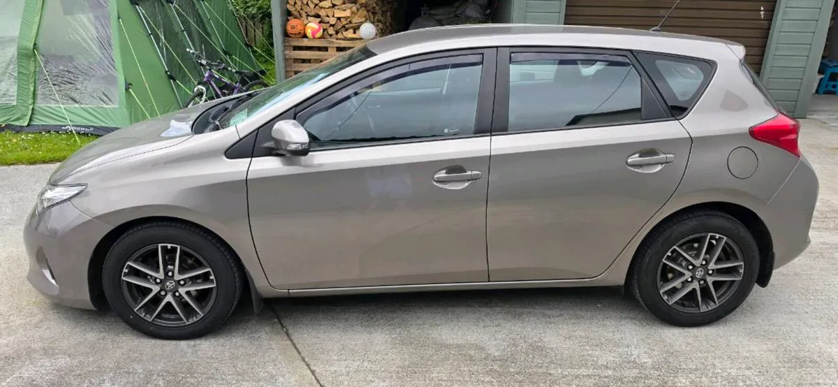 Toyota auris - Image 2