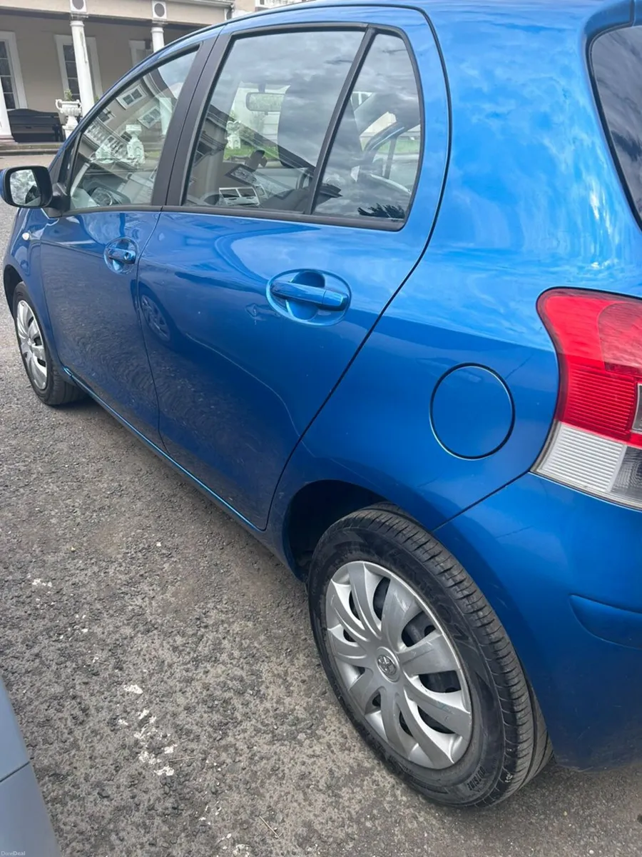 Toyota Yaris Authomatic 2010 - Image 2