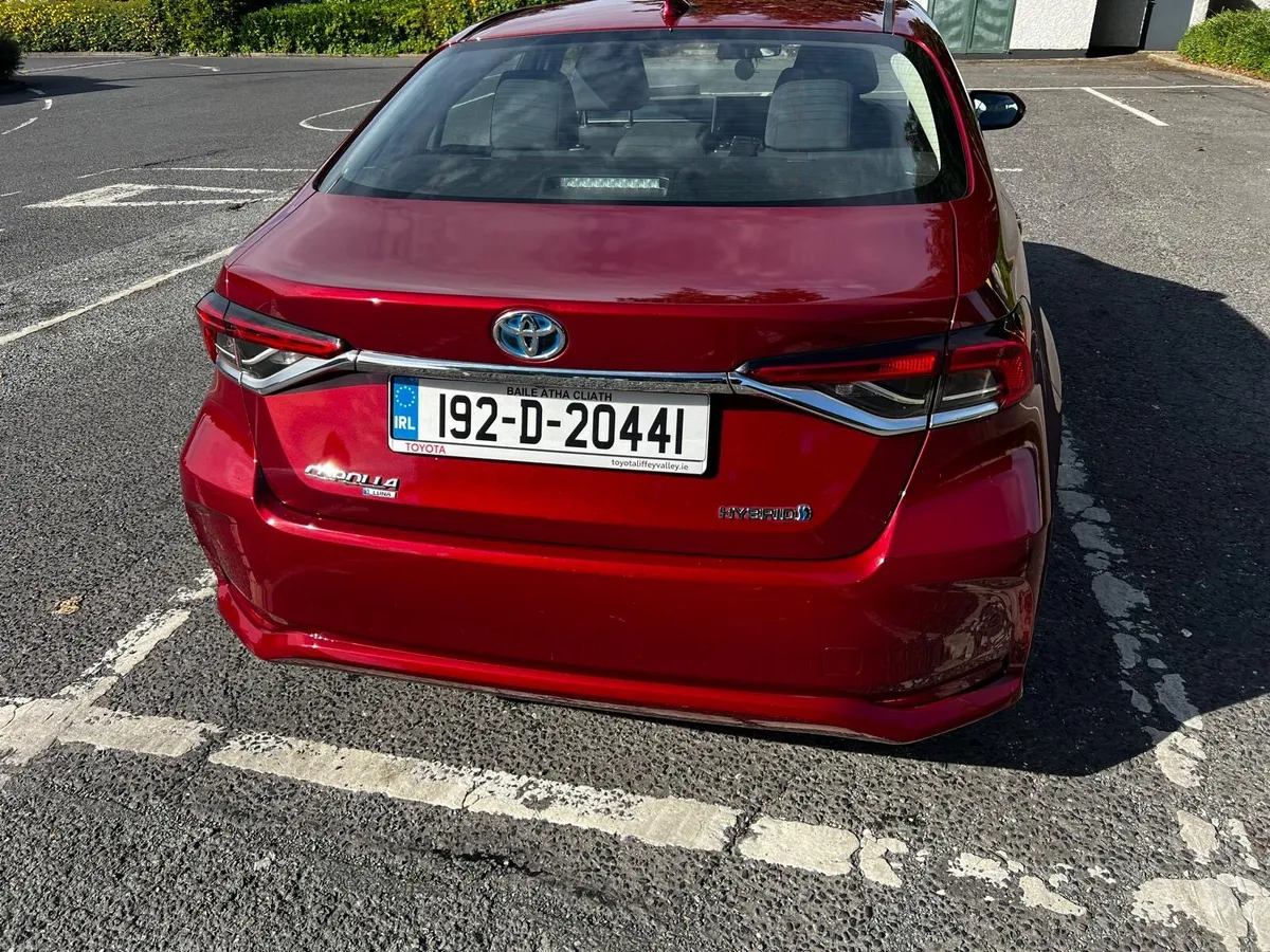 2019 Toyota Corolla 1.8 Hybrid Automatic Luna - Image 2