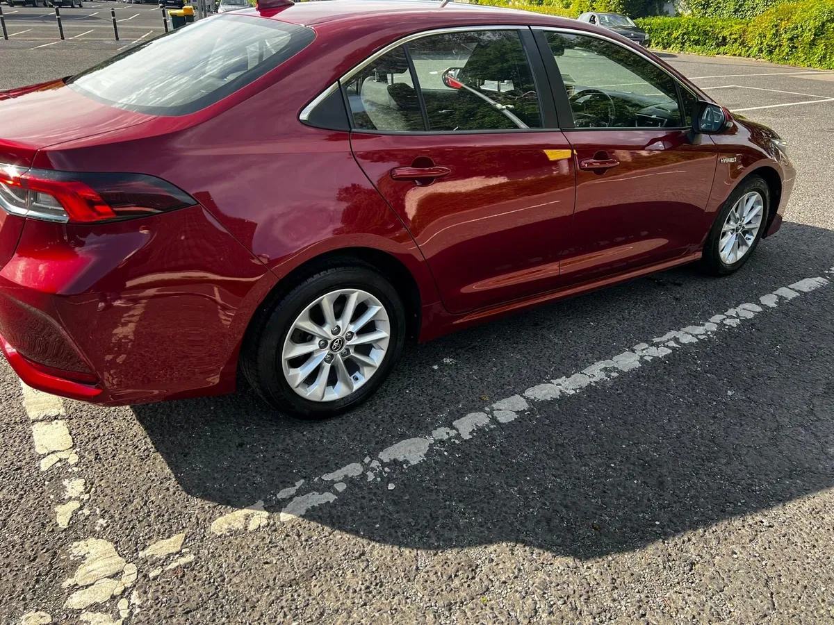 2019 Toyota Corolla 1.8 Hybrid Automatic Luna - Image 3